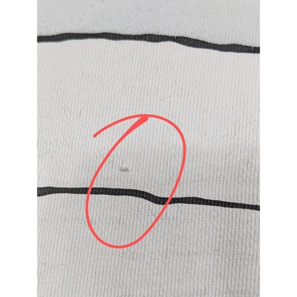 KAWS x Peanuts UT Uniqlo Snoopy Hoodie Sweatshirt Adult Size Medium White Unisex - Picture 8 of 8